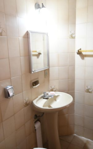 Casa para alugar com 244m², 3 quartos e 4 vagasBanheiro de serviço