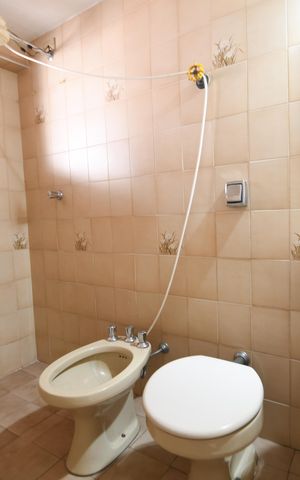 Casa para alugar com 244m², 3 quartos e 4 vagasBanheiro de serviço