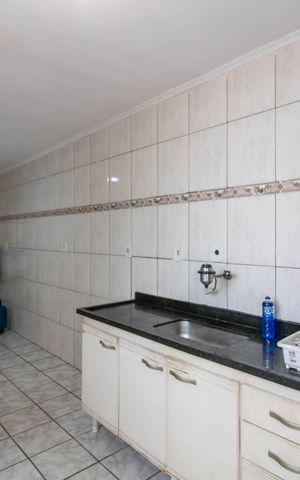 Casa à venda com 272m², 3 quartos e 2 vagas Casa à venda com 272m², 3 quartos e 2 vagasCozinha