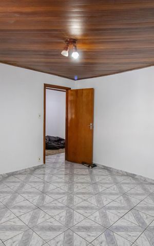 Casa à venda com 272m², 3 quartos e 2 vagas Casa à venda com 272m², 3 quartos e 2 vagasQuarto 1