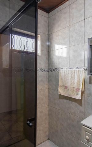 Casa à venda com 272m², 3 quartos e 2 vagas Casa à venda com 272m², 3 quartos e 2 vagasBanheiro