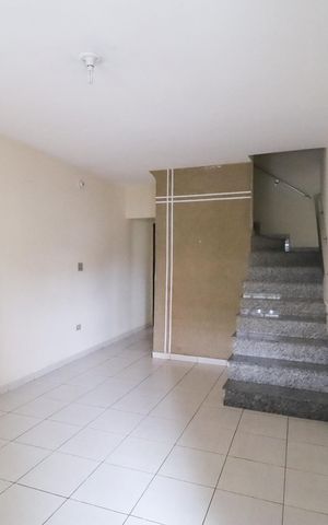 Casa à venda com 134m², 3 quartos e 2 vagas Casa à venda com 134m², 3 quartos e 2 vagasSala