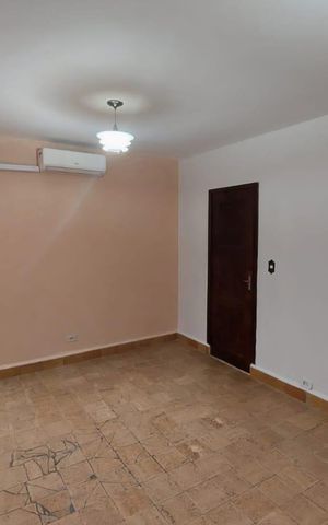Casa à venda com 216m², 5 quartos e 3 vagas Casa à venda com 216m², 5 quartos e 3 vagasSala 1