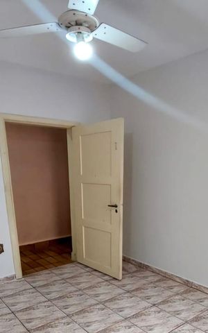 Casa à venda com 216m², 5 quartos e 3 vagas Casa à venda com 216m², 5 quartos e 3 vagasQuarto 1
