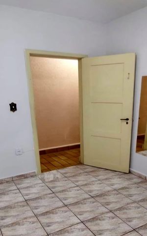 Casa à venda com 216m², 5 quartos e 3 vagas Casa à venda com 216m², 5 quartos e 3 vagasQuarto 1