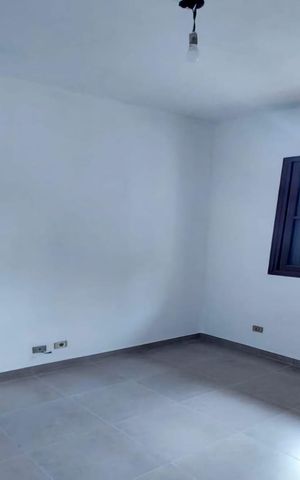 Casa à venda com 216m², 5 quartos e 3 vagas Casa à venda com 216m², 5 quartos e 3 vagasQuarto 4