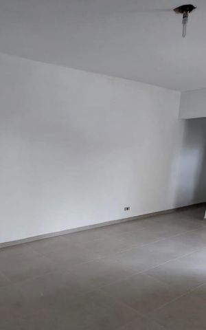 Casa à venda com 216m², 5 quartos e 3 vagas Casa à venda com 216m², 5 quartos e 3 vagasSala 2