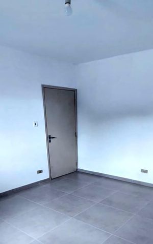 Casa à venda com 216m², 5 quartos e 3 vagas Casa à venda com 216m², 5 quartos e 3 vagasQuarto 4