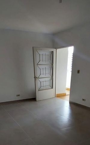 Casa à venda com 216m², 5 quartos e 3 vagas Casa à venda com 216m², 5 quartos e 3 vagasSala 2