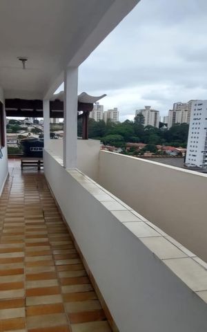 Casa à venda com 216m², 5 quartos e 3 vagas Casa à venda com 216m², 5 quartos e 3 vagasÁrea Externa