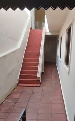 Casa à venda com 216m², 5 quartos e 3 vagas Casa à venda com 216m², 5 quartos e 3 vagasÁrea Externa
