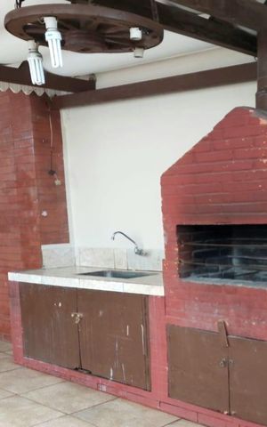 Casa à venda com 216m², 5 quartos e 3 vagas Casa à venda com 216m², 5 quartos e 3 vagasÁrea Externa