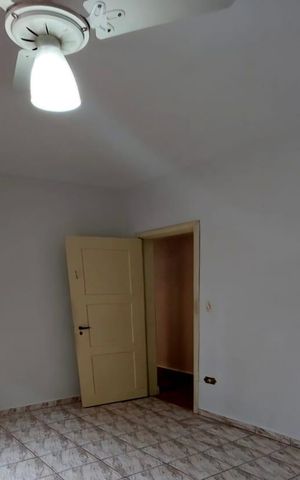 Casa à venda com 216m², 5 quartos e 3 vagas Casa à venda com 216m², 5 quartos e 3 vagasQuarto 2