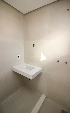 Casa de condomínio à venda com 167m², 3 quartos e 2 vagas Casa de condomínio à venda com 167m², 3 quartos e 2 vagasBanheiro da Suíte 1