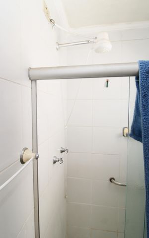 Casa à venda com 93m², 2 quartos e 2 vagasBanheiro