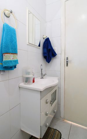 Casa à venda com 93m², 2 quartos e 2 vagasBanheiro