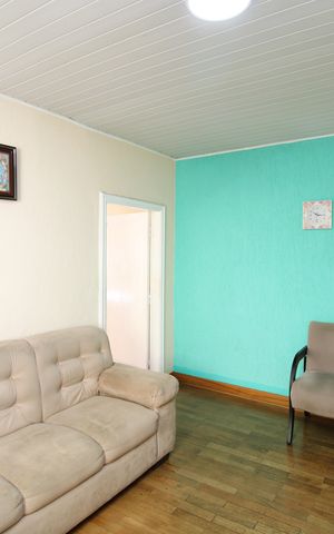 Casa à venda com 93m², 2 quartos e 2 vagasSala