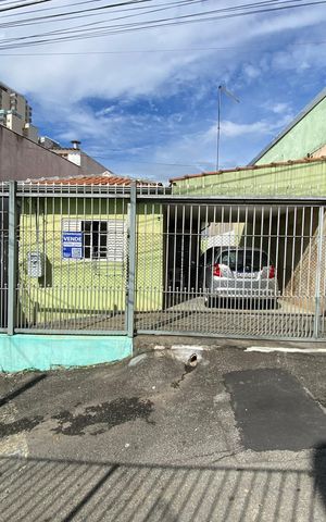 Casa à venda com 93m², 2 quartos e 2 vagas Casa à venda com 93m², 2 quartos e 2 vagasFachada