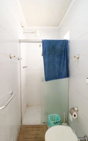 Casa à venda com 93m², 2 quartos e 2 vagasBanheiro