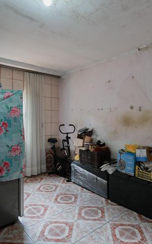 Casa à venda com 275m², 2 quartos e 2 vagas Casa à venda com 275m², 2 quartos e 2 vagasSuíte