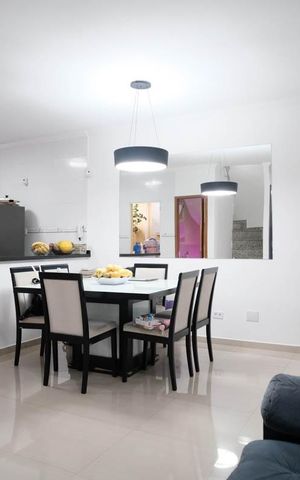 Casa de condomínio à venda com 137m², 3 quartos e 2 vagasSala