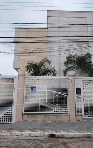 Casa de condomínio à venda com 137m², 3 quartos e 2 vagasFachada