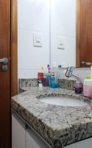 Casa de condomínio à venda com 137m², 3 quartos e 2 vagasBanheiro