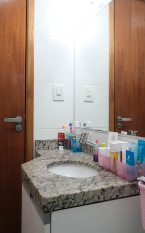 Casa de condomínio à venda com 137m², 3 quartos e 2 vagasBanheiro