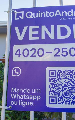 Casa à venda com 150m², 4 quartos e 1 vaga Casa à venda com 150m², 4 quartos e 1 vagaPlaquinha