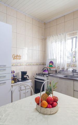 Casa à venda com 150m², 4 quartos e 1 vaga Casa à venda com 150m², 4 quartos e 1 vagaCozinha