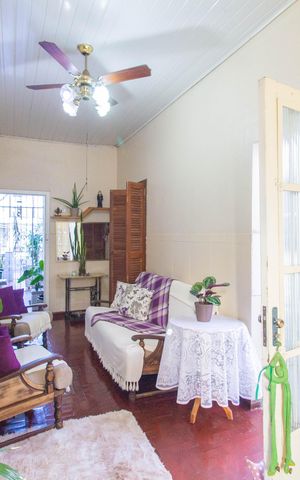 Casa à venda com 150m², 4 quartos e 1 vaga Casa à venda com 150m², 4 quartos e 1 vagaSala