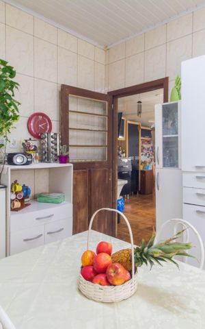 Casa à venda com 150m², 4 quartos e 1 vaga Casa à venda com 150m², 4 quartos e 1 vagaCozinha