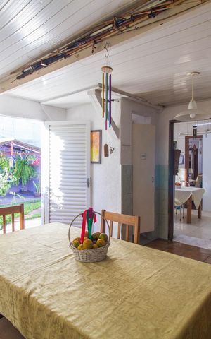 Casa à venda com 150m², 4 quartos e 1 vaga Casa à venda com 150m², 4 quartos e 1 vagaCozinha e Área de Serviço