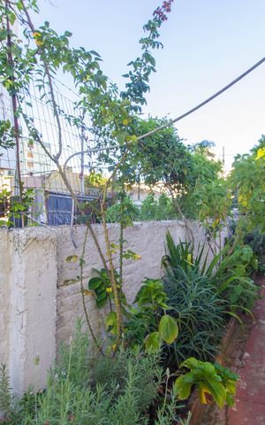 Casa à venda com 150m², 4 quartos e 1 vaga Casa à venda com 150m², 4 quartos e 1 vagaCorredor lateral
