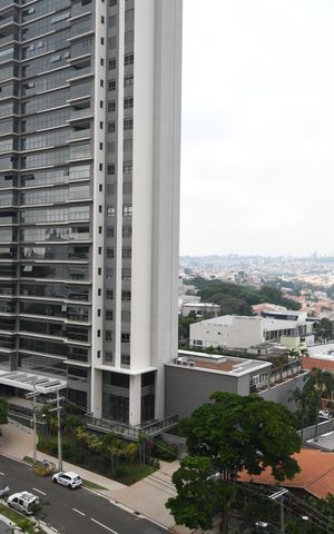 Apartamento à venda com 171m², 3 quartos e 3 vagasSuíte 2 - Vista