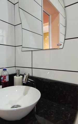 Casa à venda com 297m², 3 quartos e 3 vagas Casa à venda com 297m², 3 quartos e 3 vagasBanheiro Social