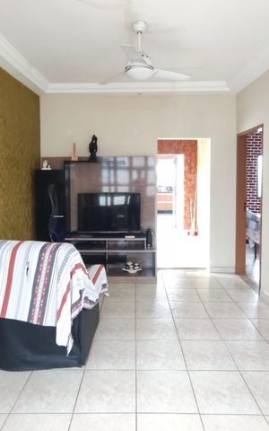 Casa à venda com 297m², 3 quartos e 3 vagas Casa à venda com 297m², 3 quartos e 3 vagasSala