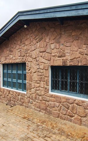 Casa à venda com 297m², 3 quartos e 3 vagas Casa à venda com 297m², 3 quartos e 3 vagasQuintal - Garagem