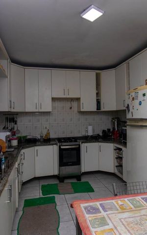 Casa de condomínio à venda com 145m², 3 quartos e 1 vaga Casa de condomínio à venda com 145m², 3 quartos e 1 vagaCozinha