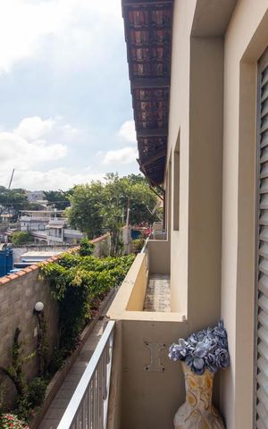 Casa de condomínio à venda com 145m², 3 quartos e 1 vaga Casa de condomínio à venda com 145m², 3 quartos e 1 vagaSacada Quarto 1