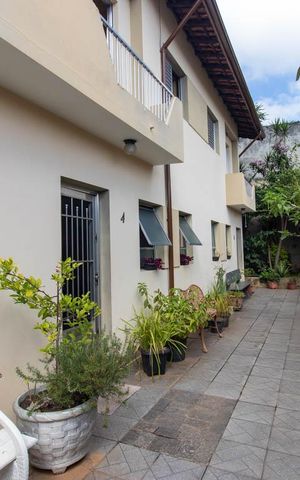 Casa de condomínio à venda com 145m², 3 quartos e 1 vaga Casa de condomínio à venda com 145m², 3 quartos e 1 vagaEntrada