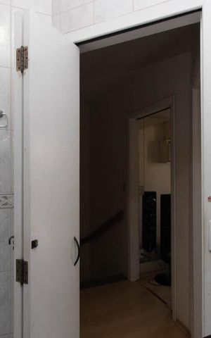 Casa de condomínio à venda com 145m², 3 quartos e 1 vaga Casa de condomínio à venda com 145m², 3 quartos e 1 vagaBanheiro Social