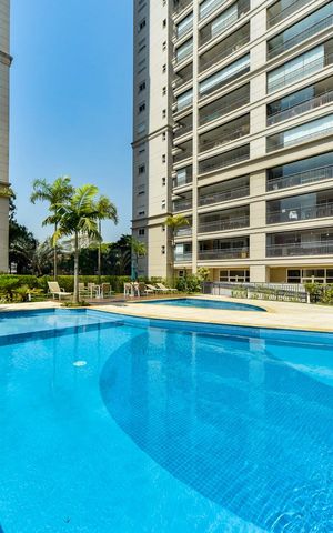 Apartamento à venda com 242m², 5 quartos e 3 vagas Apartamento à venda com 242m², 5 quartos e 3 vagasÁrea comum - Piscina