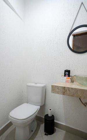Casa à venda com 207m², 3 quartos e 2 vagasBanheiro da suíte 2