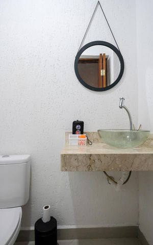 Casa à venda com 207m², 3 quartos e 2 vagasBanheiro da suíte 2