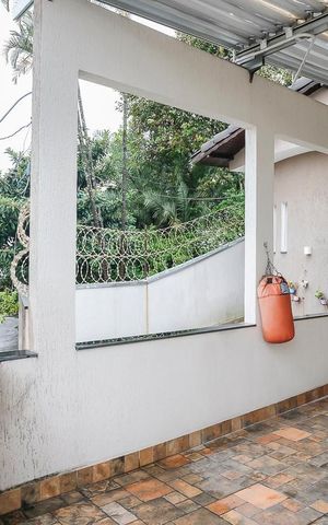 Casa à venda com 207m², 3 quartos e 2 vagasVaranda