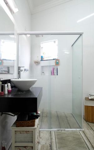 Casa à venda com 207m², 3 quartos e 2 vagasBanheiro da suíte 1