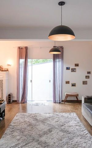 Casa à venda com 207m², 3 quartos e 2 vagasSala
