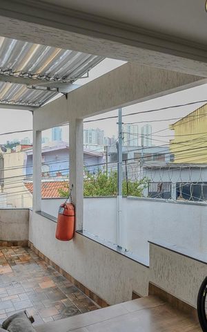 Casa à venda com 207m², 3 quartos e 2 vagasVaranda
