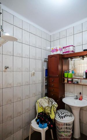Casa à venda com 180m², 3 quartos e 5 vagasBanheiro